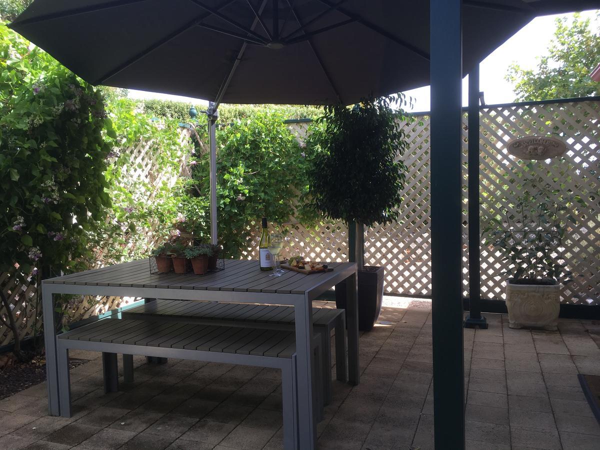 Wine And Roses Bed And Breakfast Adelaida Exterior foto